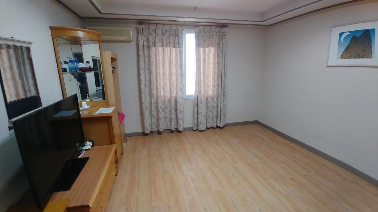 Fourseason Youth Hostel Кёнджу Экстерьер фото